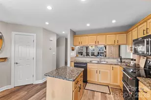 13820 Queens Harbor Rd, Charlotte, NC 28278 - Photo 6