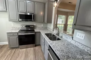 1917 Bellflower Dr, Fort Mill, SC 29715 - Photo 6