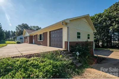 1306 11th Avenue SE, Hickory, NC 28602 - Photo 6