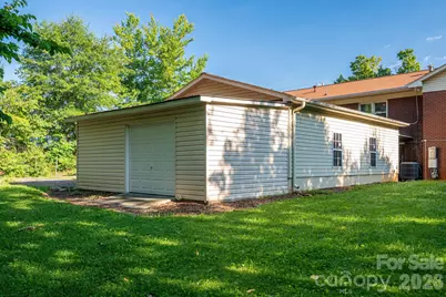 1306 11th Avenue SE, Hickory, NC 28602 - Photo 18