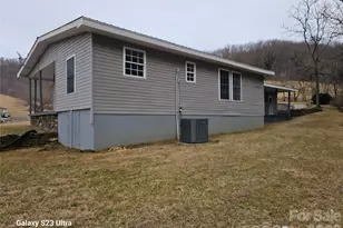 656 Water St, Bakersville, NC 28705 - Photo 10
