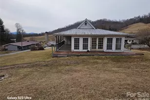 656 Water St, Bakersville, NC 28705 - Photo 30