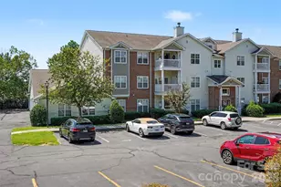11286 Hyde Pointe Ct, Charlotte, NC 28262 - Photo 2