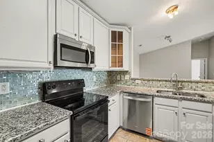 11286 Hyde Pointe Ct, Charlotte, NC 28262 - Photo 8