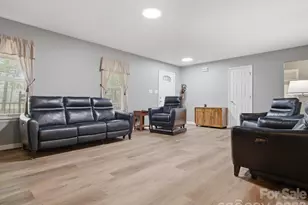 155 S Grandview Rd, Clover, SC 29710 - Photo 6