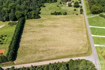 146 Rimrock Road, Harmony, NC 28634 - Photo 4