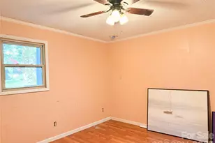 301 Starmount Dr, Statesville, NC 28677 - Photo 8