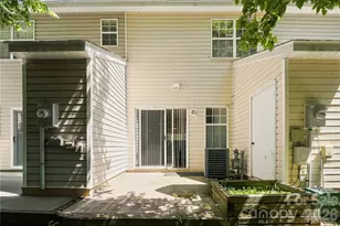 10728 Holly Ridge Blvd, Charlotte, NC 28216 - Photo 6