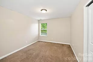 9320 Gentle Stream Ln, Charlotte, NC 28214 - Photo 12