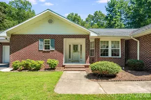 225 Arbor Ln, Hendersonville, NC 28791 - Photo 2