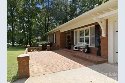 305 Heritage Circle, Statesville, NC 28625 - Photo 4