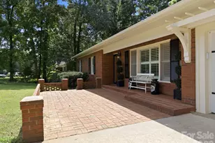 305 Heritage Cir, Statesville, NC 28625 - Photo 4