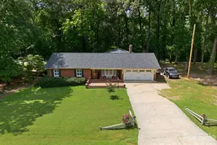 305 Heritage Cir, Statesville, NC 28625 - Photo 2