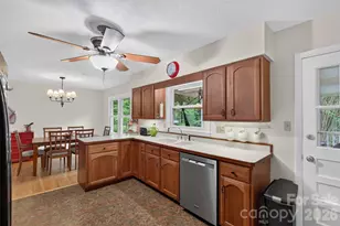 7 Mountainbrook Rd, Asheville, NC 28805 - Photo 10