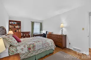 7 Mountainbrook Rd, Asheville, NC 28805 - Photo 16