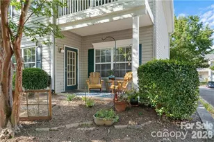 21228 Hickory St, Cornelius, NC 28031 - Photo 2