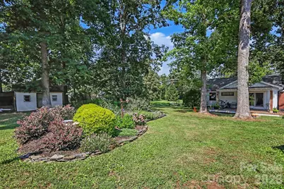 801 W Catawba Avenue, Mount Holly, NC 28120 - Photo 22