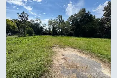 121 S Dennis Avenue, Bishopville, SC 29010 - Photo 10
