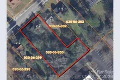 121 S Dennis Avenue, Bishopville, SC 29010 - Photo 2