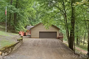 1424 Big Cove Rd, Waynesville, NC 28786 - Photo 2