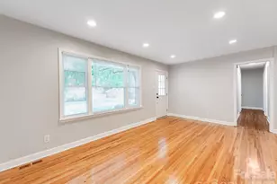 3326 Bonneville Dr, Charlotte, NC 28205 - Photo 6