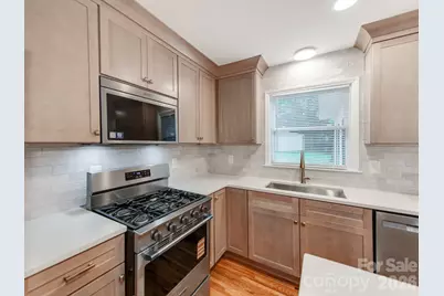 3326 Bonneville Drive, Charlotte, NC 28205 - Photo 10