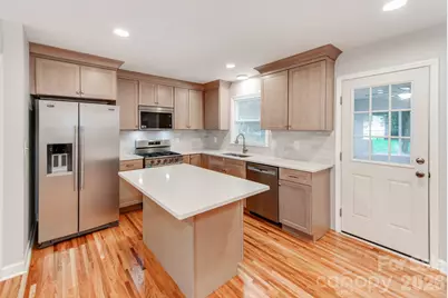 3326 Bonneville Drive, Charlotte, NC 28205 - Photo 12