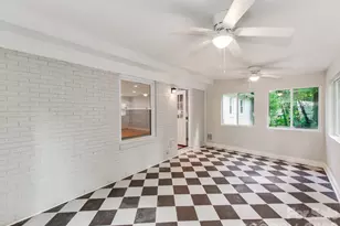 3326 Bonneville Dr, Charlotte, NC 28205 - Photo 16