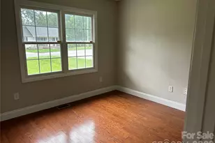 927 Floyd Ln, Gastonia, NC 28052 - Photo 12