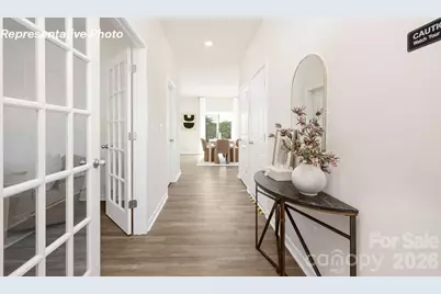 1702 7th Street Drive NE, Hickory, NC 28601 - Photo 2