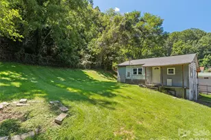 24 Vine St, Canton, NC 28716 - Photo 4