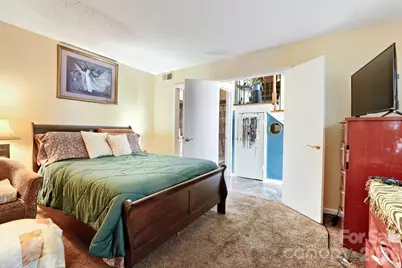 1634 Hollow Drive #D, Charlotte, NC 28212 - Photo 6