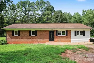6338 Fairlane St, Hickory, NC 28602 - Photo 1