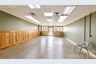 62 S Logan Street, Marion, NC 28752 - Photo 2