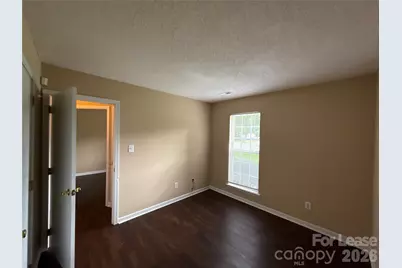 7037 Breeders Cup Circle, Charlotte, NC 28215 - Photo 14