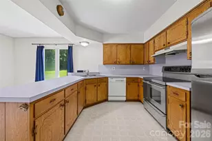 233 Laburn Ave, Charlotte, NC 28214 - Photo 14