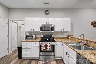 8057 Sultana Cir, Charlotte, NC 28227 - Photo 6