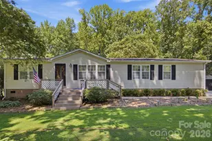 185 Payne St, Mount Holly, NC 28120 - Photo 2