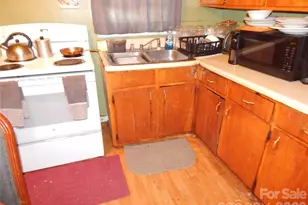 2516 Booker Ave, Charlotte, NC 28216 - Photo 4