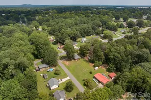 901 S 10th St, Bessemer City, NC 28016 - Photo 32