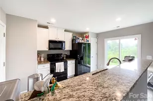 3005 Chatuge Ct, Charlotte, NC 28214 - Photo 10