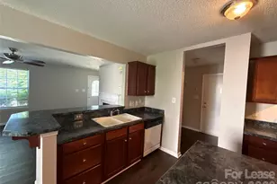 1601 Elk Creek Ct, Charlotte, NC 28214 - Photo 8