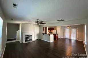 1601 Elk Creek Ct, Charlotte, NC 28214 - Photo 2