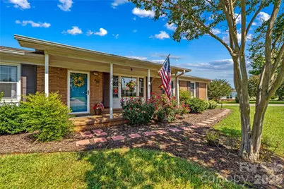 306 S Greenbriar Road, Statesville, NC 28625 - Photo 2