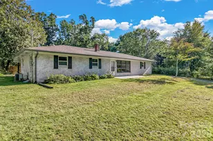 25 Hickory Tree Rd, Asheville, NC 28805 - Photo 1