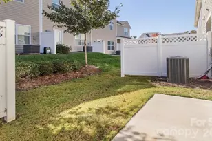 14416 Glendon Hall Ln, Charlotte, NC 28262 - Photo 2