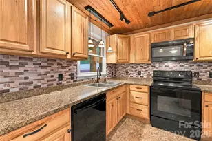 75 Crosswick Ln, Hendersonville, NC 28739 - Photo 16