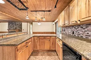 75 Crosswick Ln, Hendersonville, NC 28739 - Photo 18