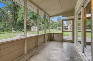 1641 Camelot Dr, Hendersonville, NC 28739 - Photo 18