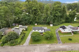 1641 Camelot Dr, Hendersonville, NC 28739 - Photo 34